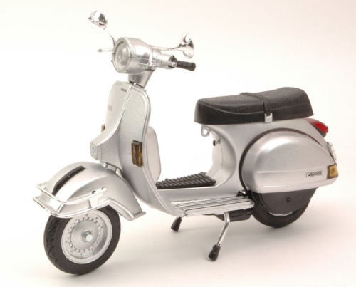 Vespa P200 E 1978 Silver by New Ray