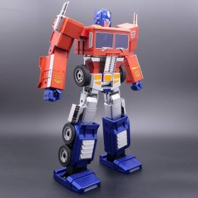 Transformers Interactive Auto-Converting Robot Optimus Prime 48 cm by Robosen